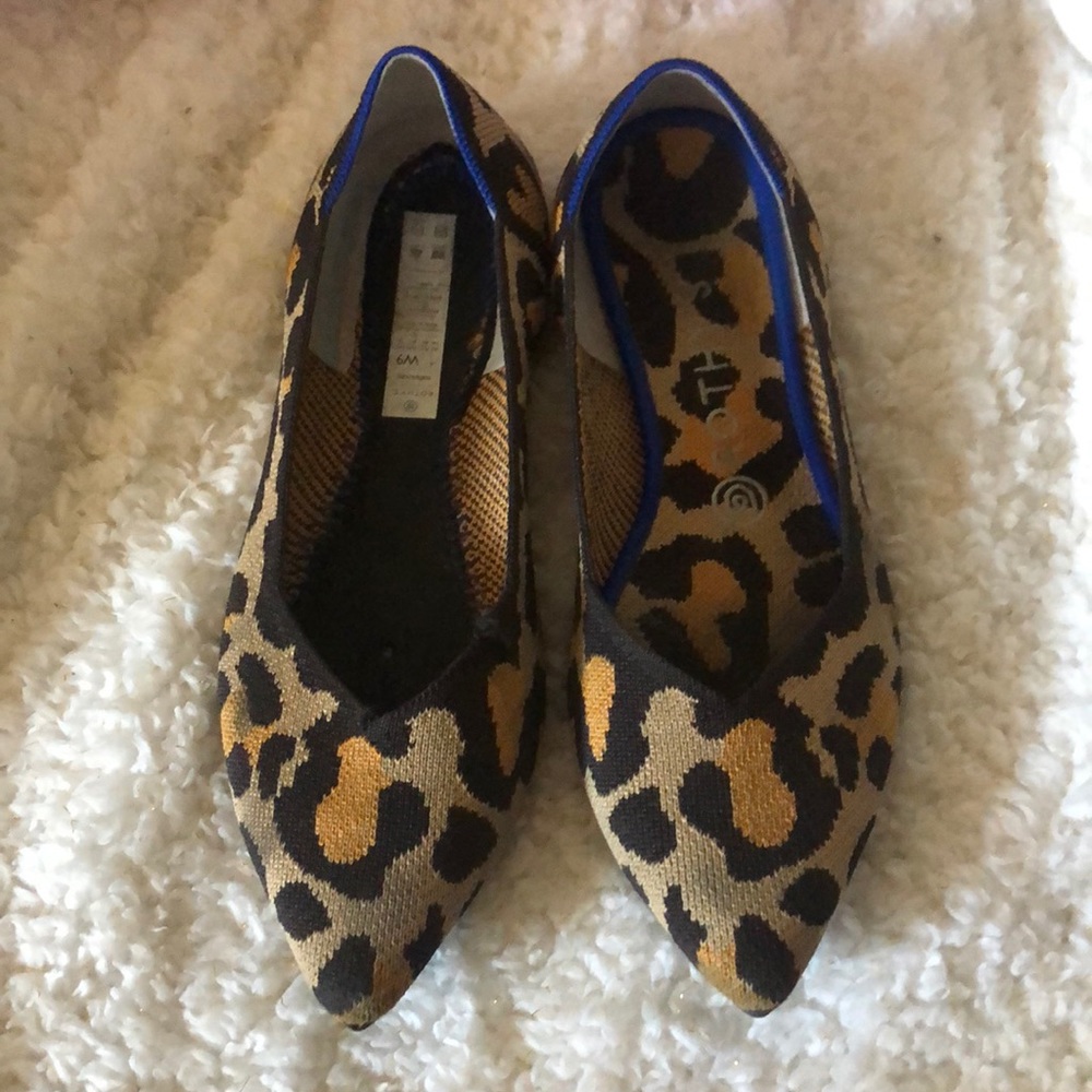 Rothys animal print pointed toe flats size 9